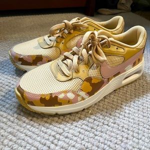 Woman’s Nike Air Camo *NEW*
